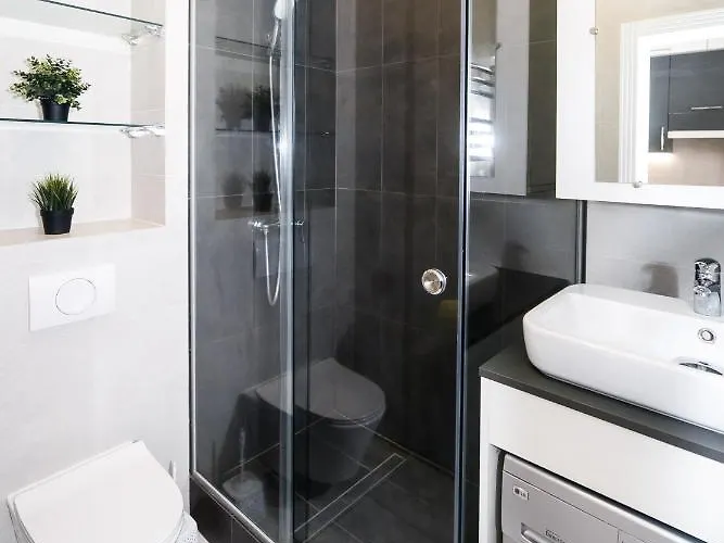 Площа Ринок Вулиця Лесі Українки 15 לבוב