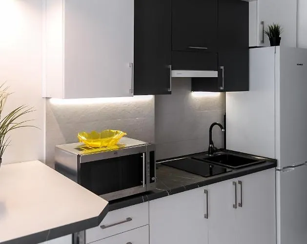 Площа Ринок Вулиця Лесі Українки 15 アパート リヴィウ